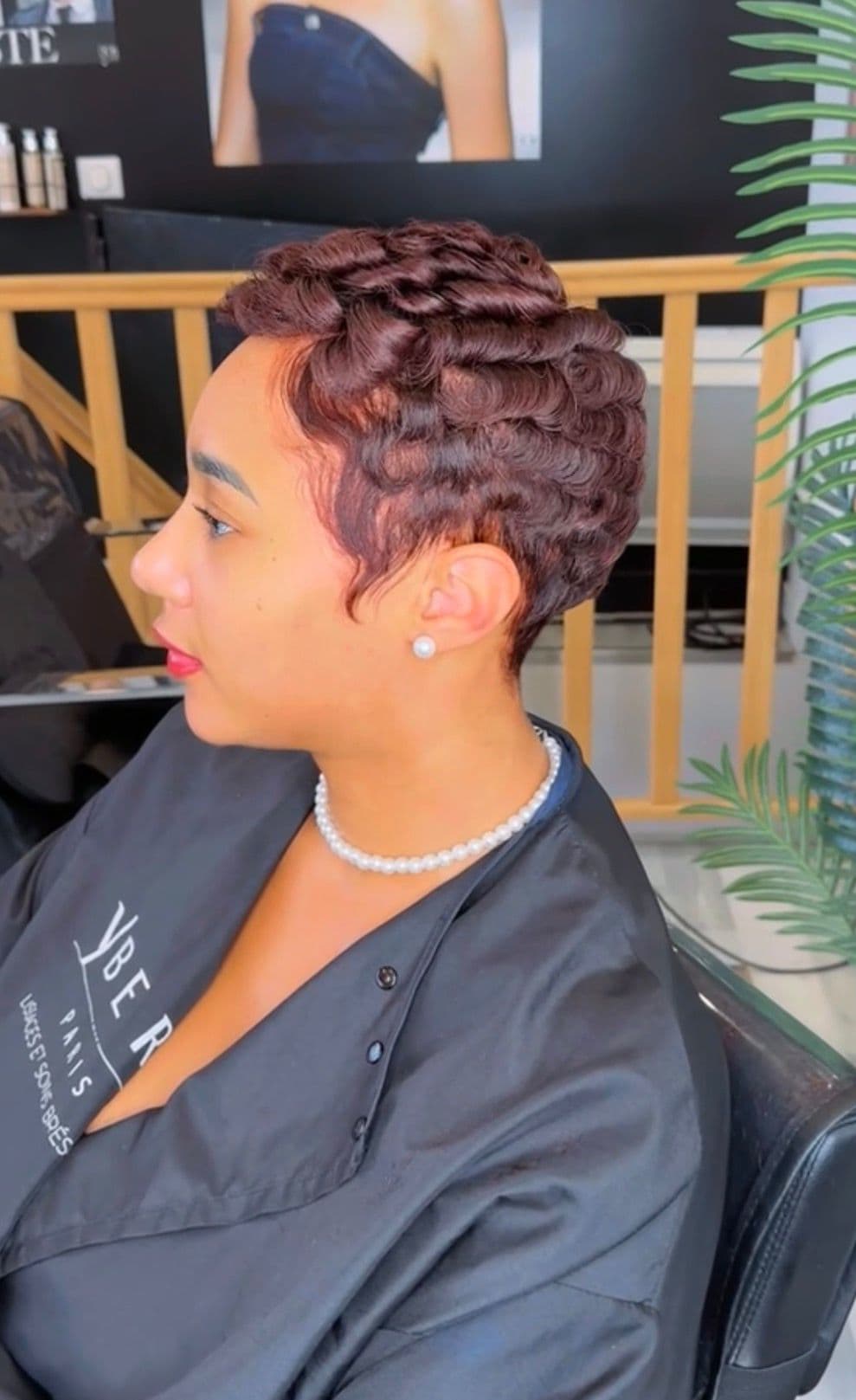 Coupe pixie afro — défrisage complet