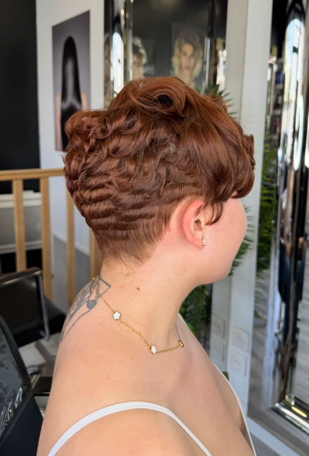 Coupe pixie afro — défrisage complet