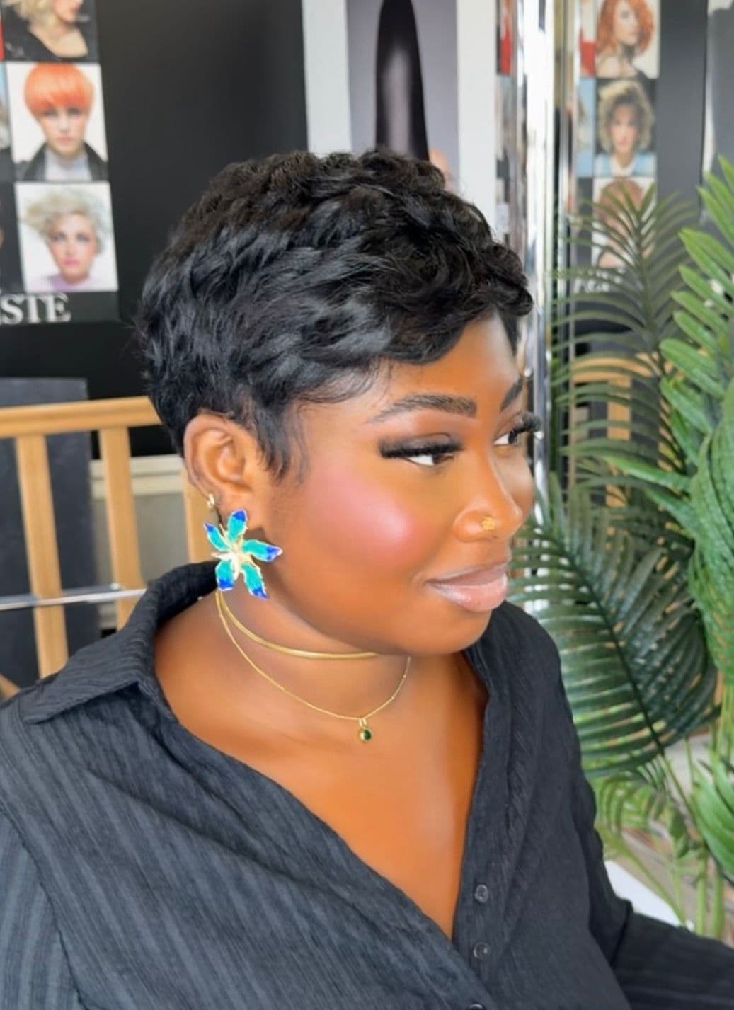 Coupe pixie afro — défrisage complet